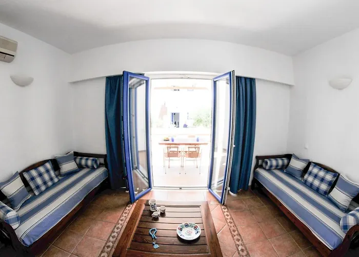 Apartament Katikies & Lardos